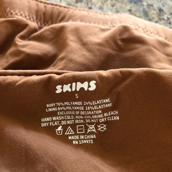 NWOT Nude Tan Skims Fits Everybody Bandeau Bra in Ochre - Picture 2 of 6